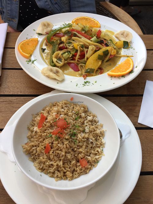 Wholegrain rice with gluten free and vegan thai style curry  at Prinz Myshkin City in Munich