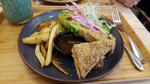 Fried tofu and fries at Sovaga in Toulouse