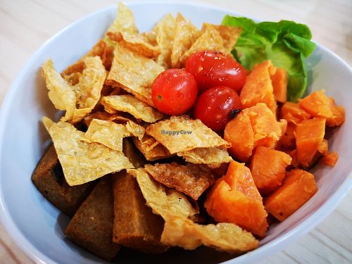 Nice staff and good ingredients. at The Crowded Bowl - Biopolis in West Singapore