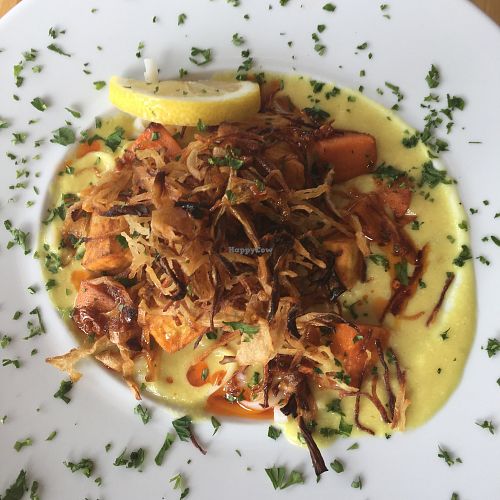 De Burma avec amour (Kaew Swae) at Ashley's in Montreal