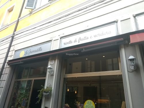 The outside at La Granadilla in Faenza