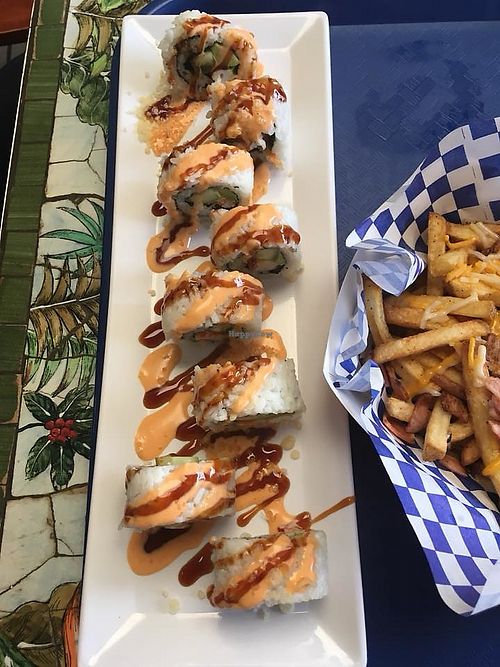 photo credit Stephanie W
vegan tiger roll, crunchy at Seed Ranger in Ventura