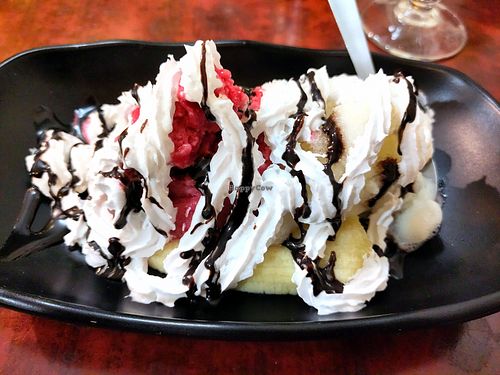 Banana split at Bodhi Vegan in Paris