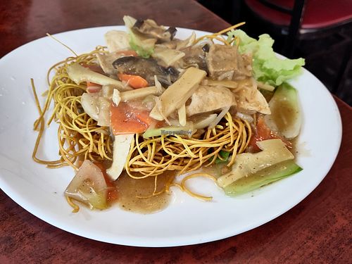 Nouilles croustillantes at Bodhi Vegan in Paris