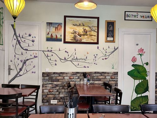 Eat-in space at Bodhi Vegan in Paris