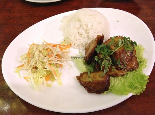 "Canard" laqué at Bodhi Vegan in Paris