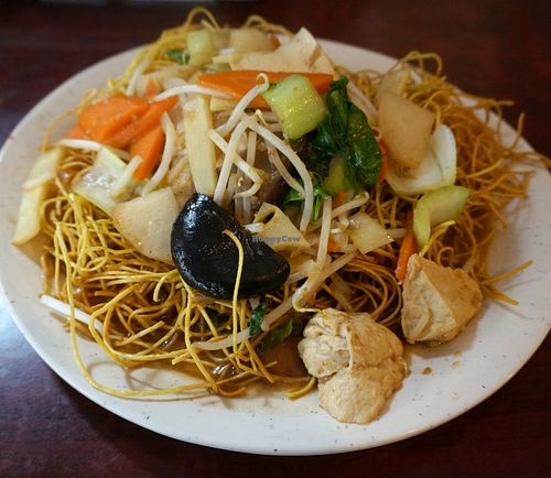 Nouilles croustillants at Bodhi Vegan in Paris