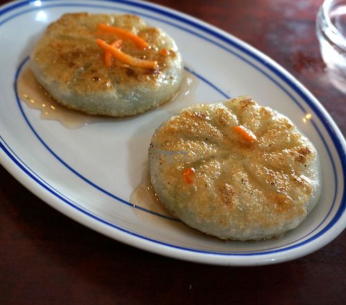 Rice cakes stuffed with chives at Bodhi Vegan in Paris