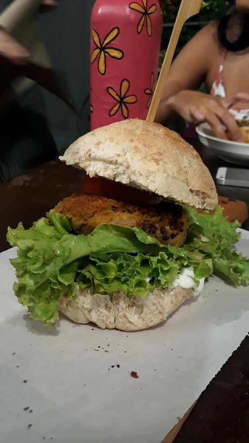 burger de grão de bico at Organico 22 in Recife