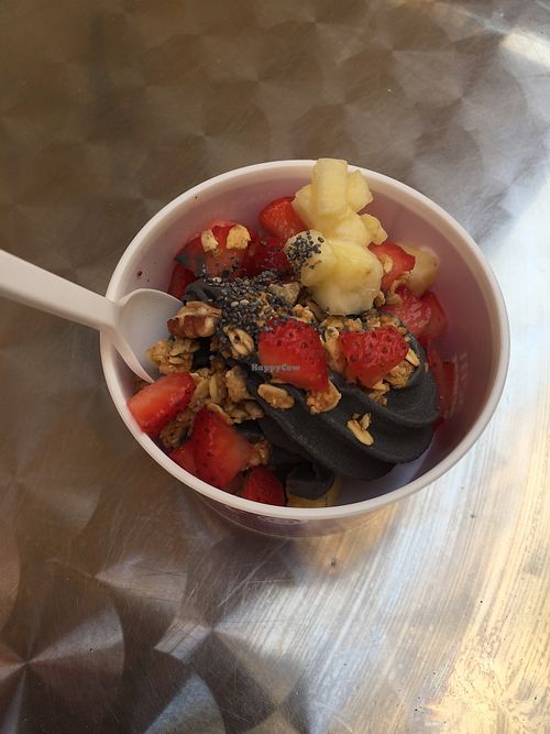 Frozen Yoghurt (Charcoal Chocolate with fruits) at Myiced Baixa in Lisbon