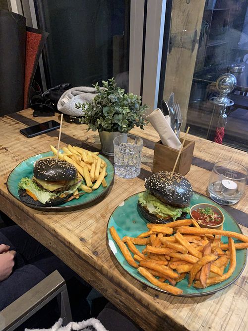 Burger and fries  at Bidges & Sons Reeperbahn in Hamburg