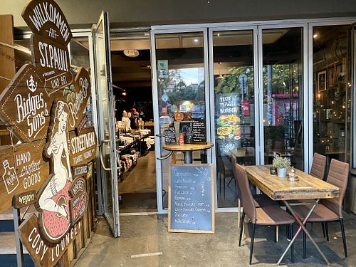 outside at Bidges & Sons Reeperbahn in Hamburg