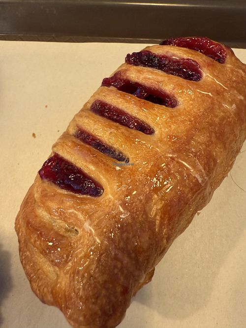 cherry danish vegan  at backWERK in Chemnitz