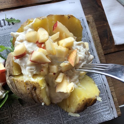Jackfruit and apple at Veganen in Varberg