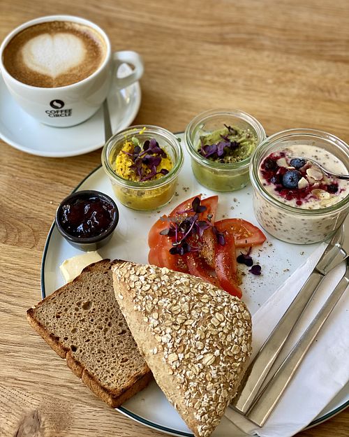 Veganes Frühstück (ohne Croissant) at Sturbock Cafe in Wurzburg