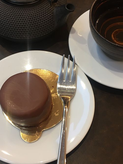 Raw Sachertorte and black Darjeeling tea at Grezzo Raw Chocolate in Turin