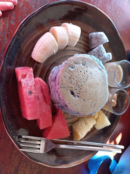 Blueberry pancakes at Bom Bowls in Pai