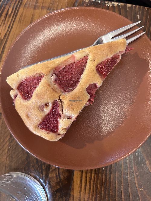 Strawberry cheesecake, lightly sweetenedd  at Mangiamore in Reggio Emilia