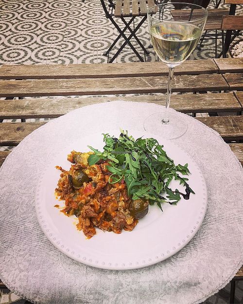 Mix of seitan and veggies at O Porto dos Gatos in Porto