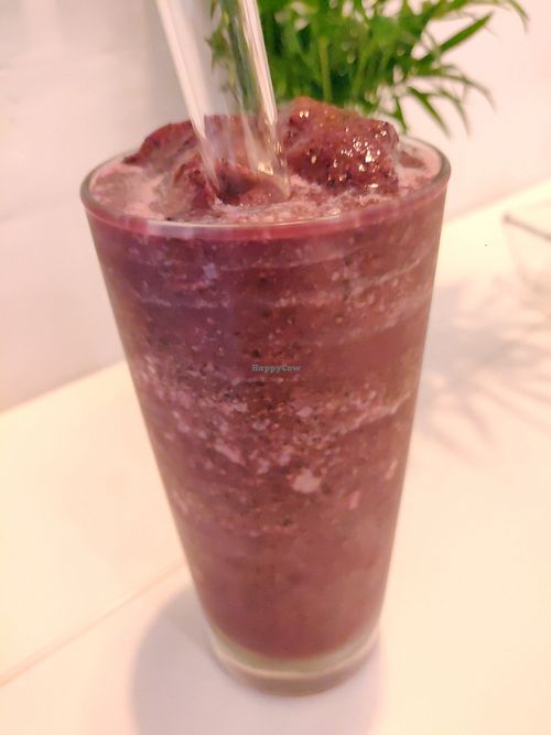 Purple bomb smoothie at Canopy 卡諾比 in Yilan