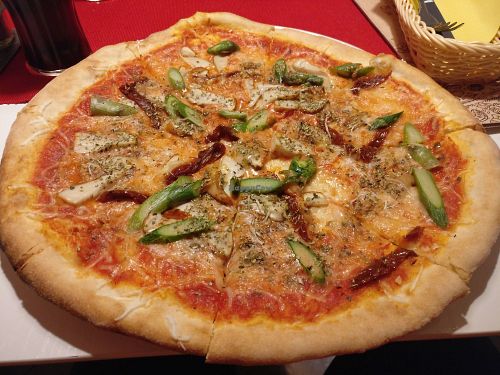 Pizza at L'Acquerello in Riga