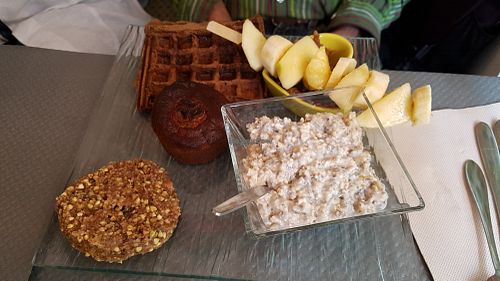 Brunch: sweet plate at Douceurs Vegetales in Toulouse