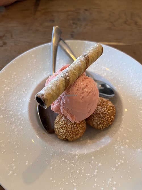 Jin dui seasame balls   at Wee Buddha in Edinburgh