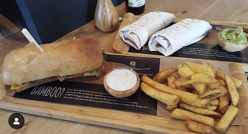 Vegan Ciabatta with guacamole 🥑 and vegan wrap at D-Werk in Innsbruck