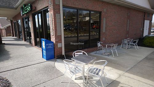 Outside sitting at Sunshine Cafe & Juicery in Mt Juliet