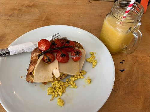Savoury loaded croissant and Tropical Escape smoothie at Beetroot Sauvage in Edinburgh