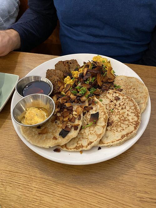 big breakfast pancakes at Serenity Now in Glasgow