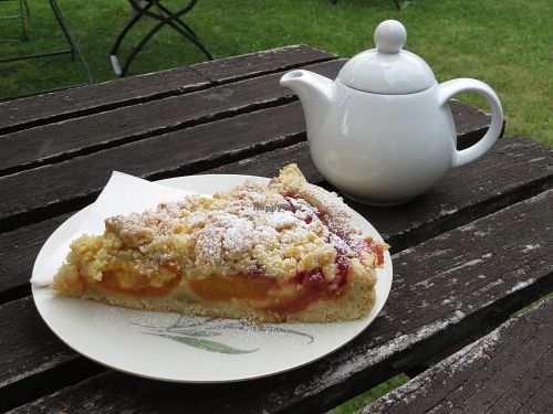 peach pie at Amelie Cafe & Dekoration in Saarlouis