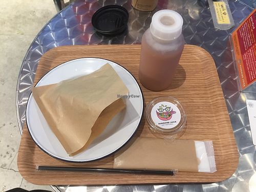 Bagel, humus and juice at Sunshine Juice - Roppongi in Tokyo