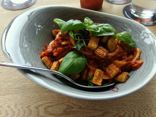 Spaghetti Bolognese with fried Tempeh at Tabula Rasa in Aschaffenburg