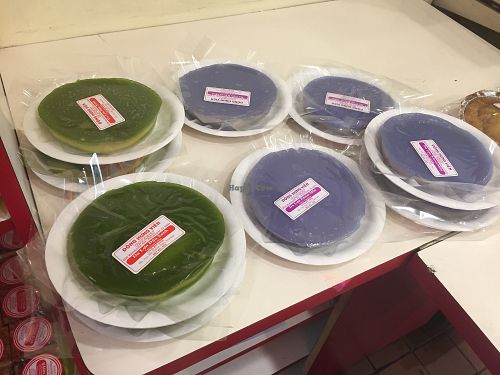Tapioca jelly plate things at Dong Hung Vien Bakery in Westminster