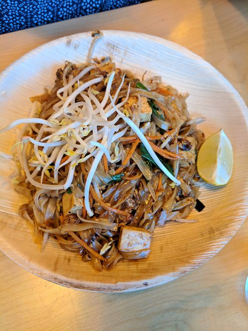 Pad Thai (vegan) at Chang Ba Thai Restaurant in Haifa