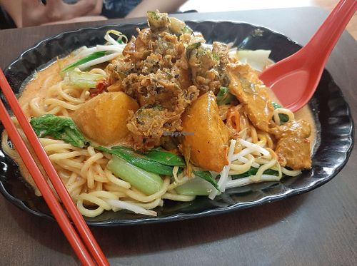 Curry noodles! at Yi Xin Vegetarian 一心素食 in Central Singapore
