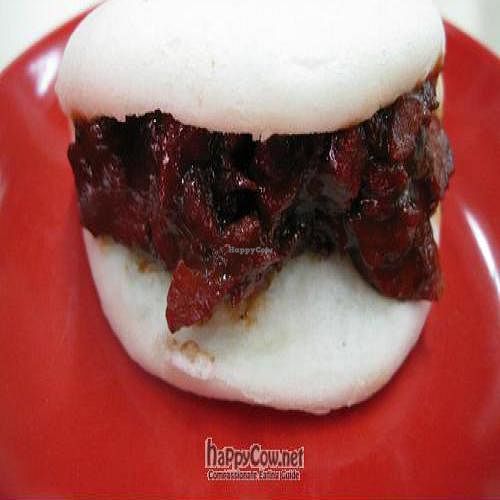 Char siew bun at Yi Xin Vegetarian 一心素食 in Central Singapore