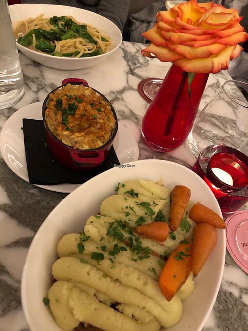 Shepherds pie, mac&cheese and pasta at Wulf & Lamb Chelsea in London