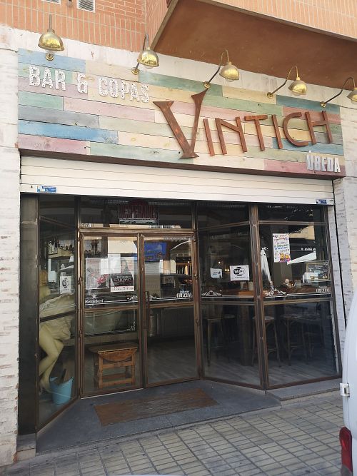 Bar de tapas y copas con deliciosas opciones veganas. Trato muy agradable y ambiente con estilo vintage muy original. at Vintich in Ubeda