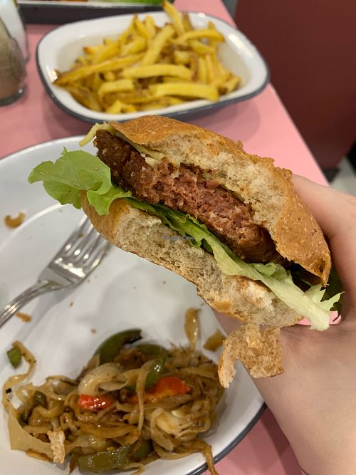 “Last Vegan” burger at HD Diner - Gare de l'est in Paris