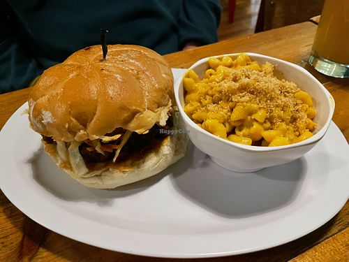 Pulled Un-Pork & Mac  at The Hogtown Vegan in Toronto
