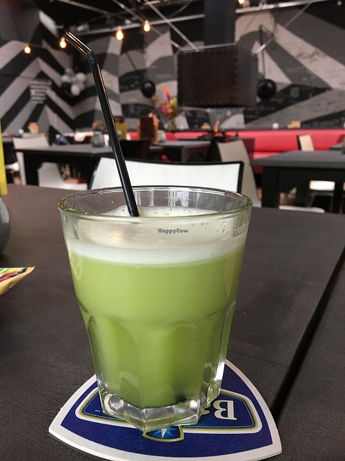 Venkelvenkel juice in the restaurant in the back at Backstage Vegan Kitchen in Rotterdam