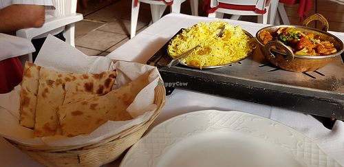 Vegetable curry and vegan Naan bread at Jaipur Indian Restaurant in Nerja