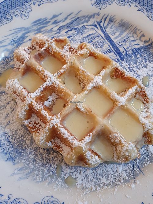 White chocolate waffle, PERFECT! at Charlotte's by De Brugsche Tafel in Bruges