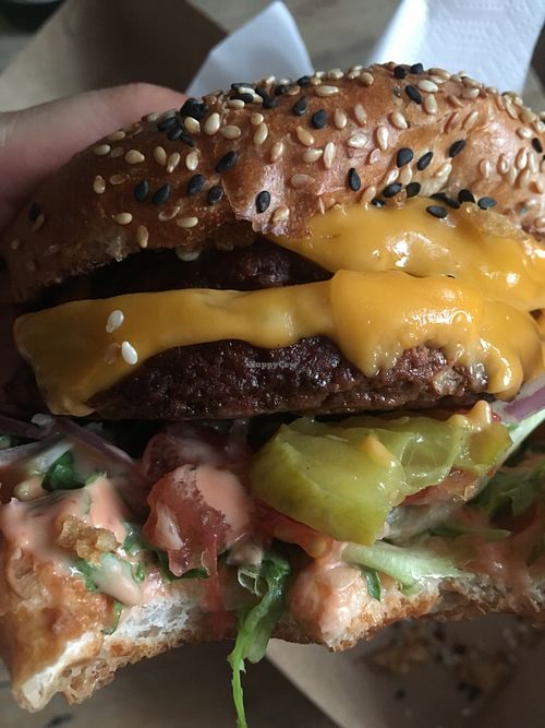 Double cheeseburger at Vegan Junk Food Bar - De Pijp in Amsterdam