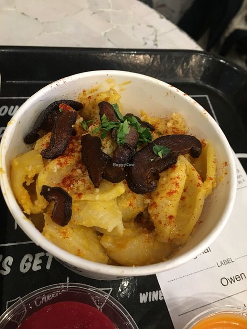 Mac n’ cheese  at Beatnic - Rockefeller Plaza in New York City