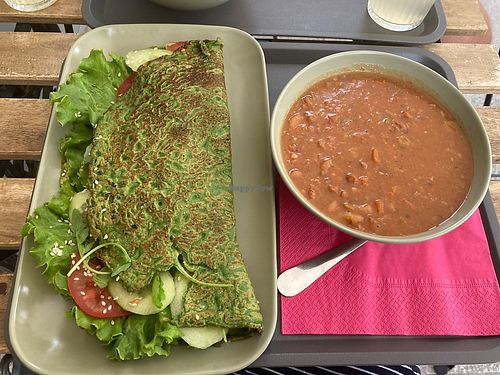spinach pancake with avocado and vegetables and mexican stew  at Avokado in Koper