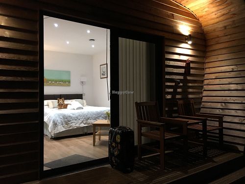 Dog friendly with private porch area at Whitemoss Lodge B&B in Dunning