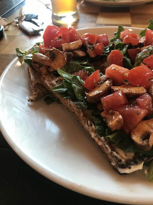 PLT Tartine at Be Market in Lake Bluff